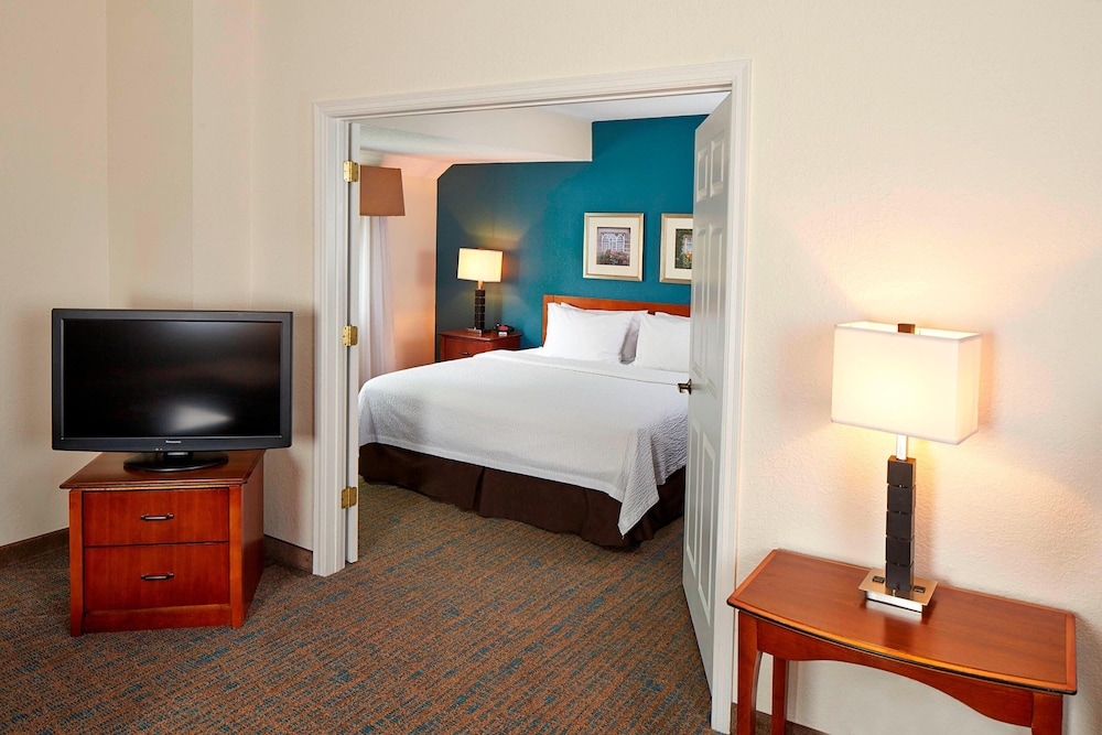 Residence Inn Minneapolis Eden Prairie 8/32