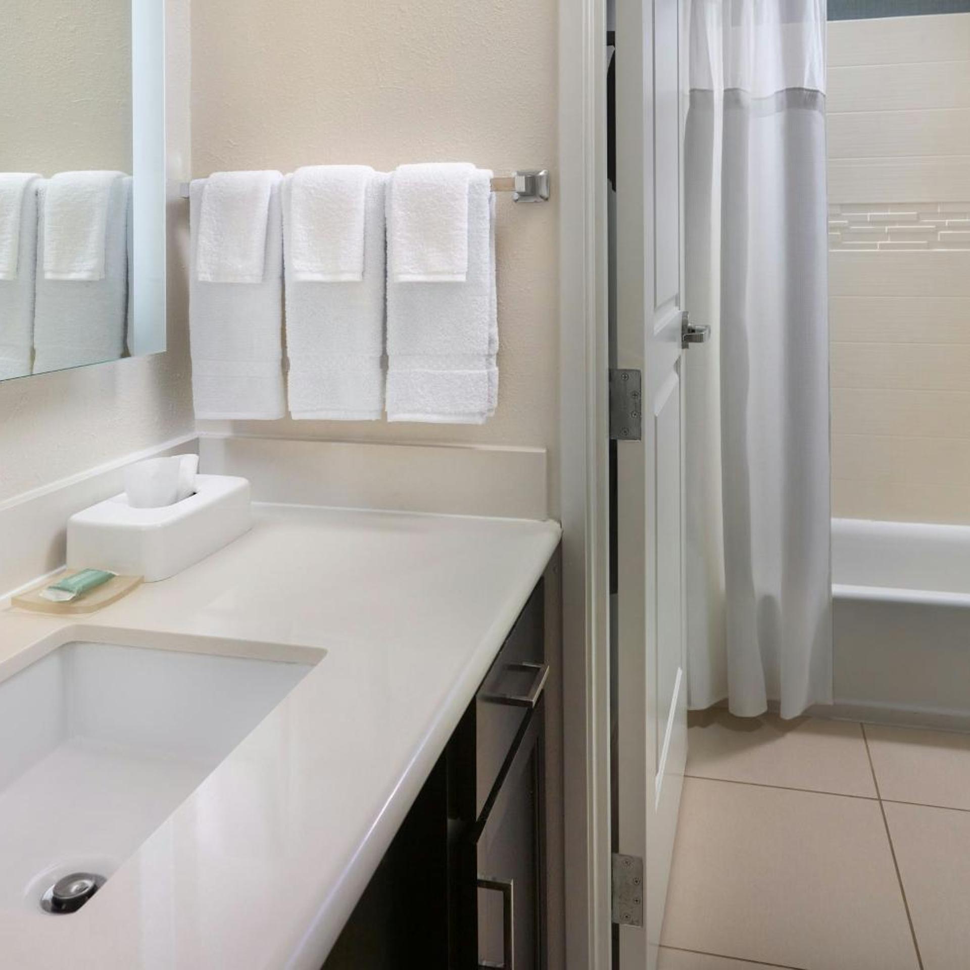 جناح بغرفتي نوم، Residence Inn Augusta 4/6