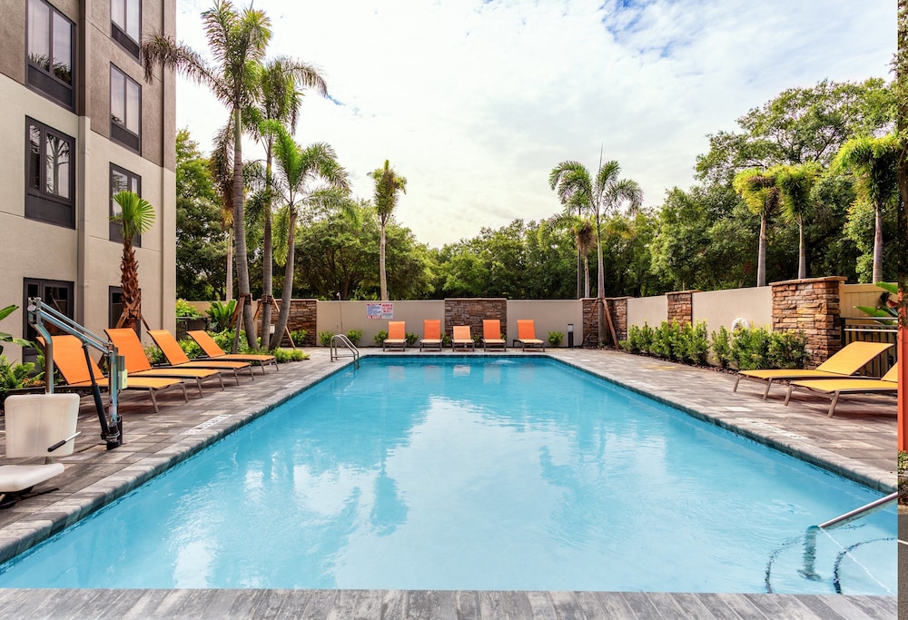 Holiday Inn Express Tampa-Brandon 3/52