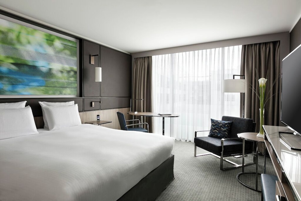 PREMIUM, SUPERIOR, KING BED
