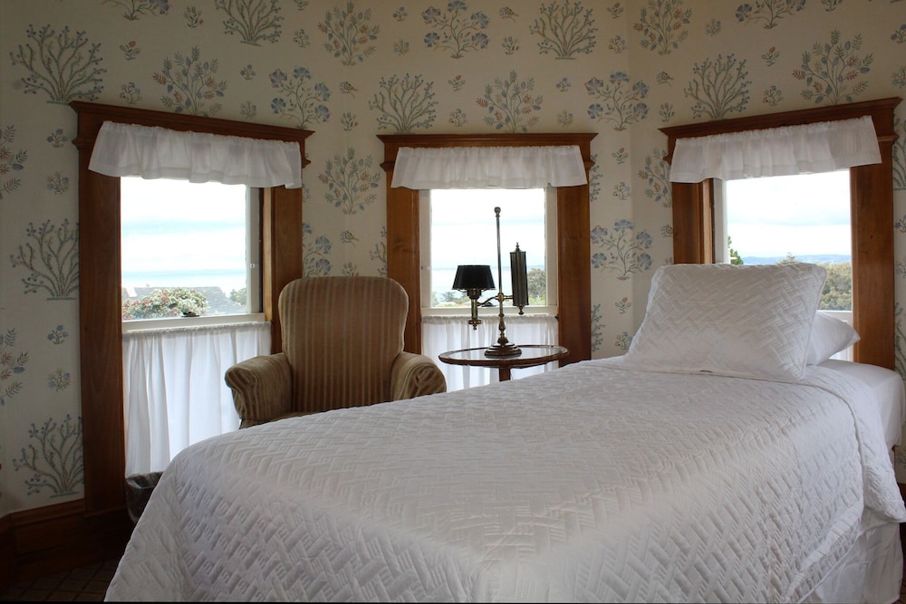 Pacific Grove Inn 29/79