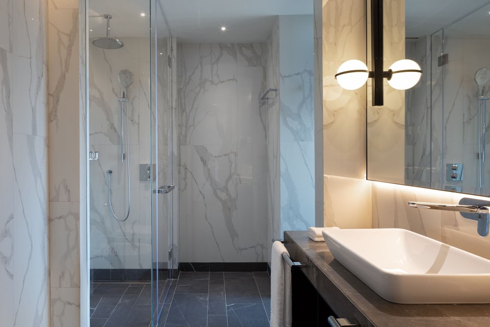 Tirana Marriott 45/50