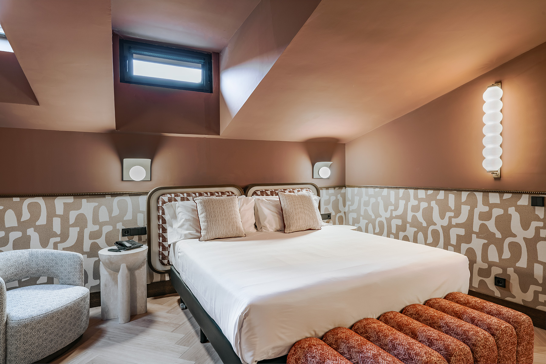ROOM, SINGLE, DOUBLE BED