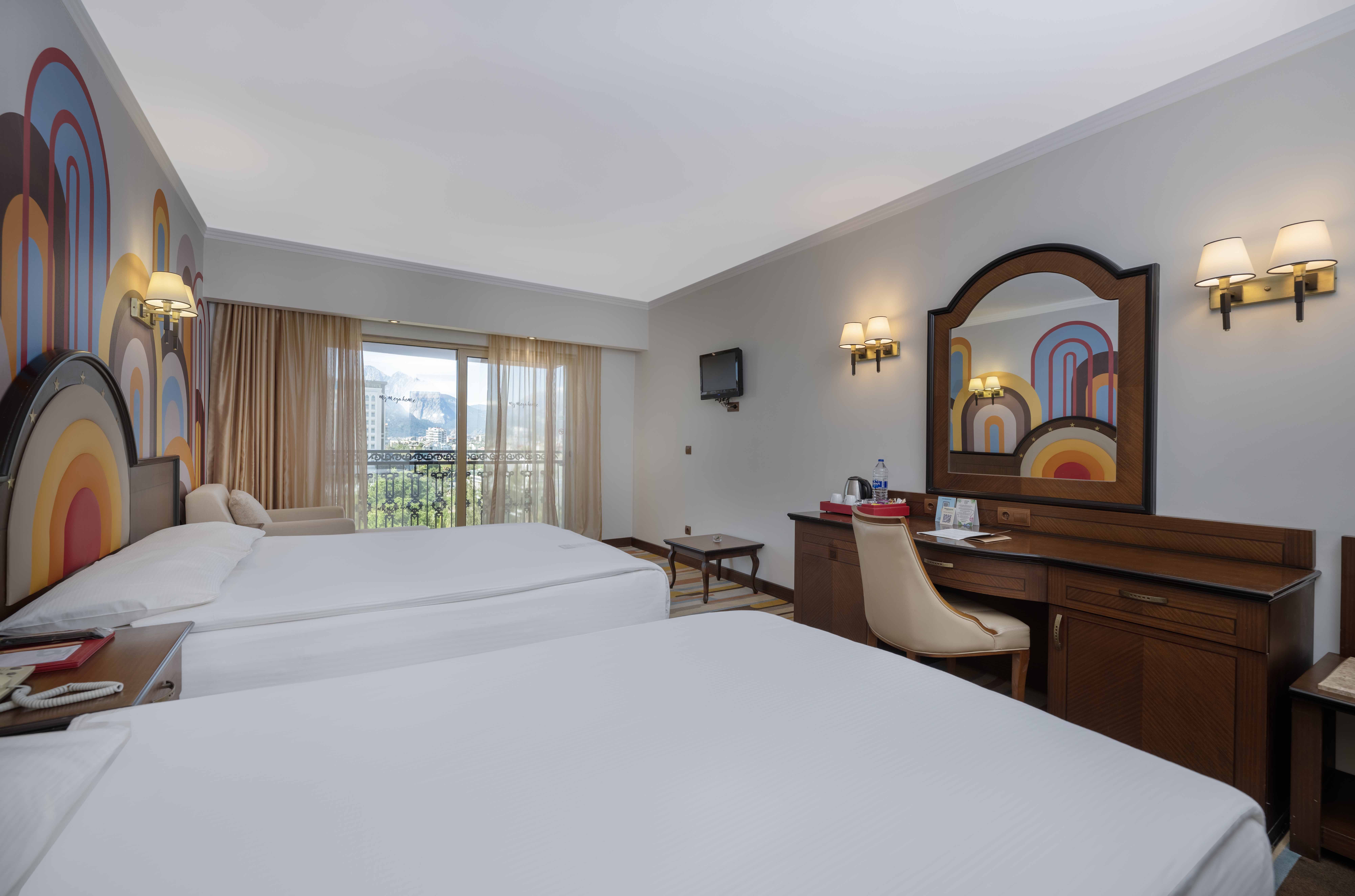 Superior, Double or Single Bed, Side Sea View, Corner