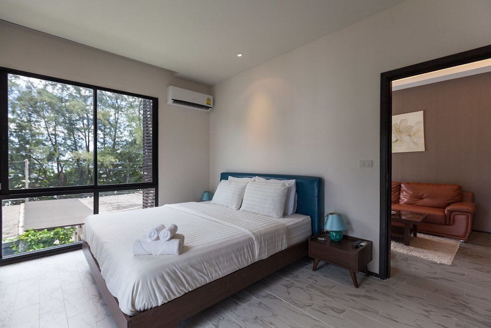 The Title Beach Front 34/69