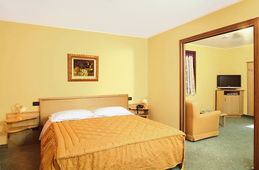COMFORT, SUITE