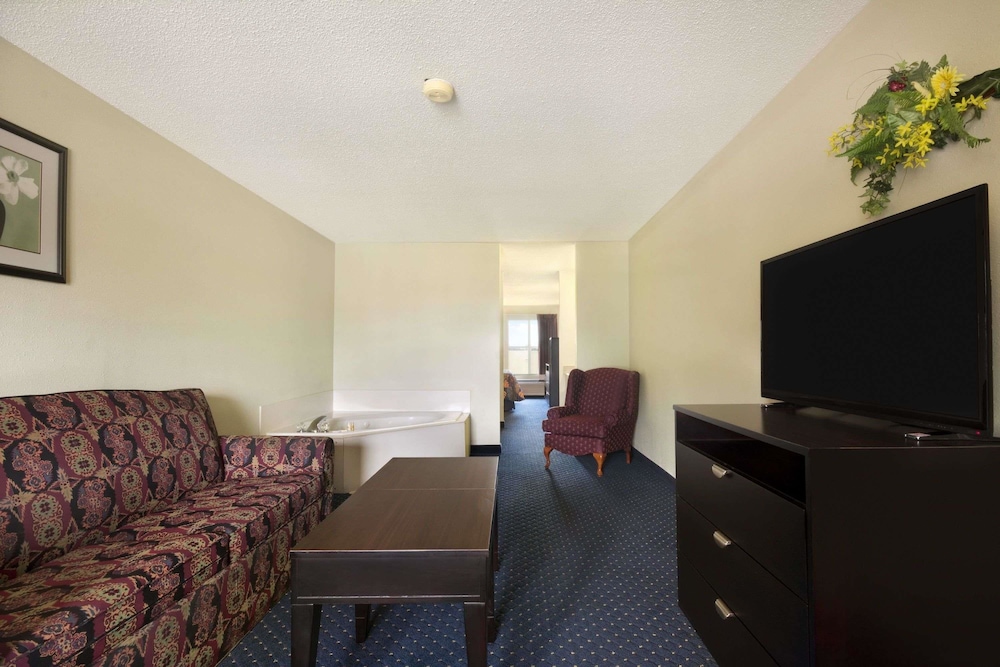 Days Inn by Wyndham Alma 25/41