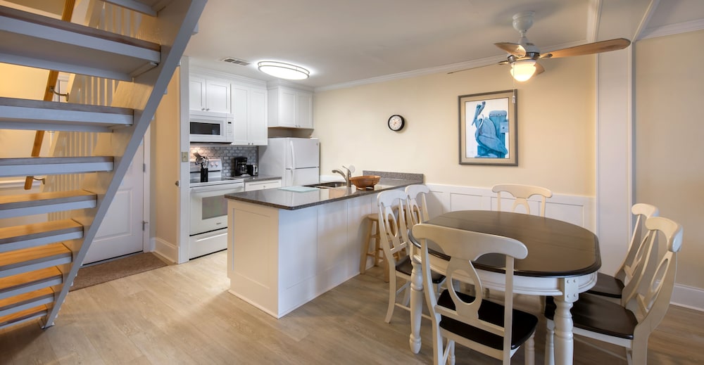 Villas By the Sea Resort Conference Center 54/73