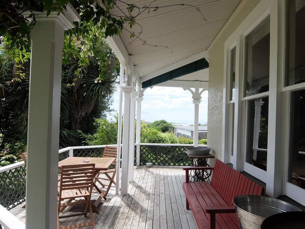 The Point Bed &amp; Breakfast 25/50