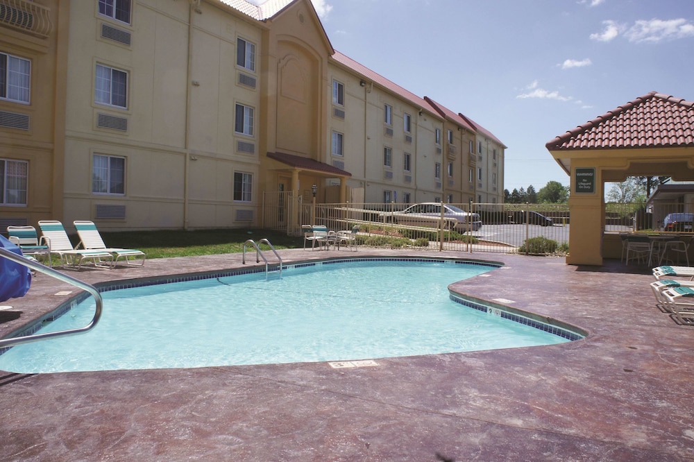 La Quinta Inn Kansas City Lenexa 3/50