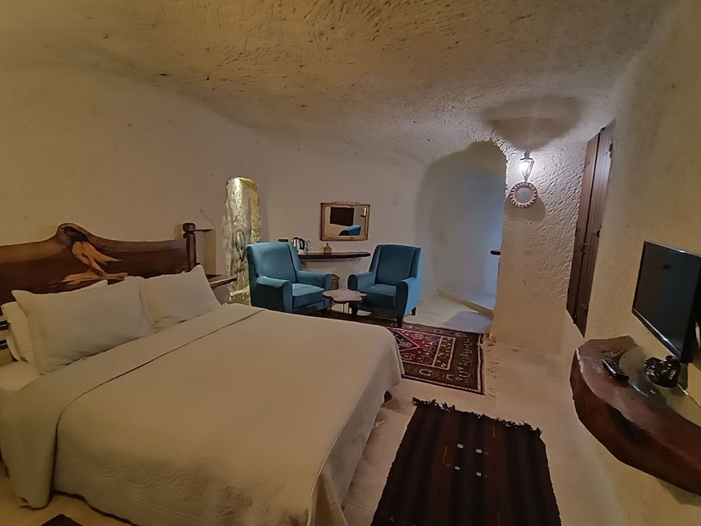 Apex Cave Hotel 10/61