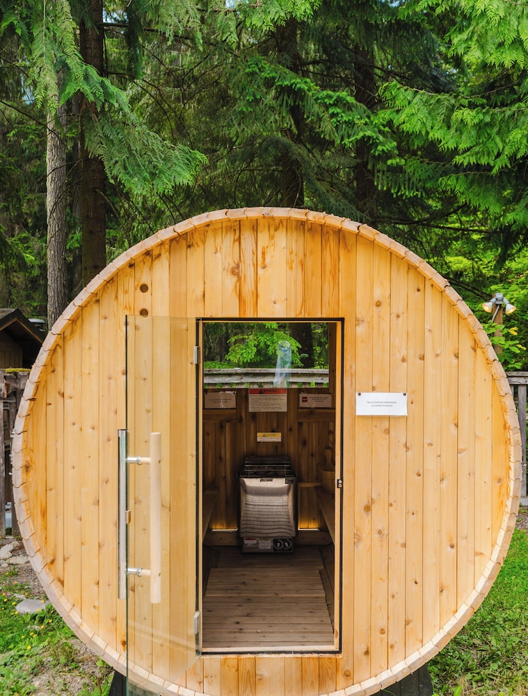 Alta Crystal Resort by Gravity Haus in Enumclaw - WA