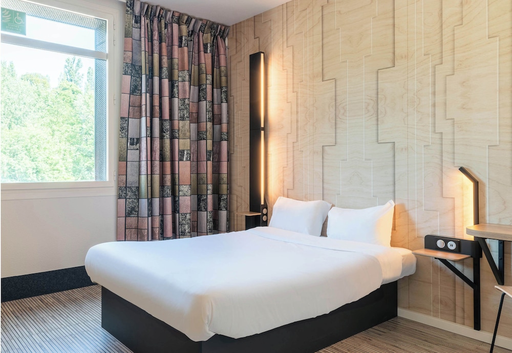 ROOM, DOUBLE BED, ACCESSIBLE