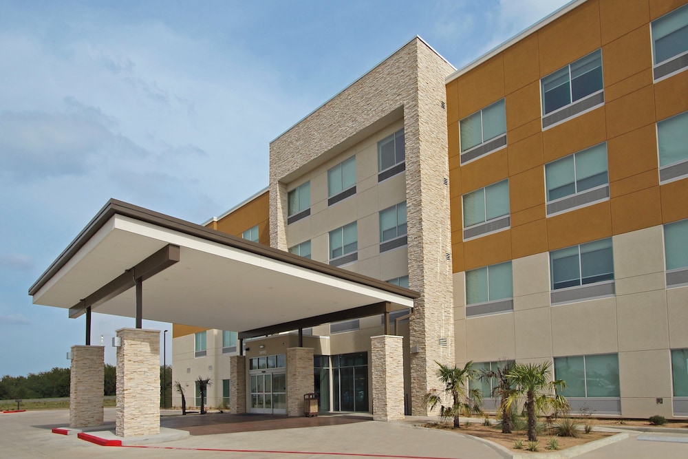 Holiday Inn Express And Suites Katy 49/54