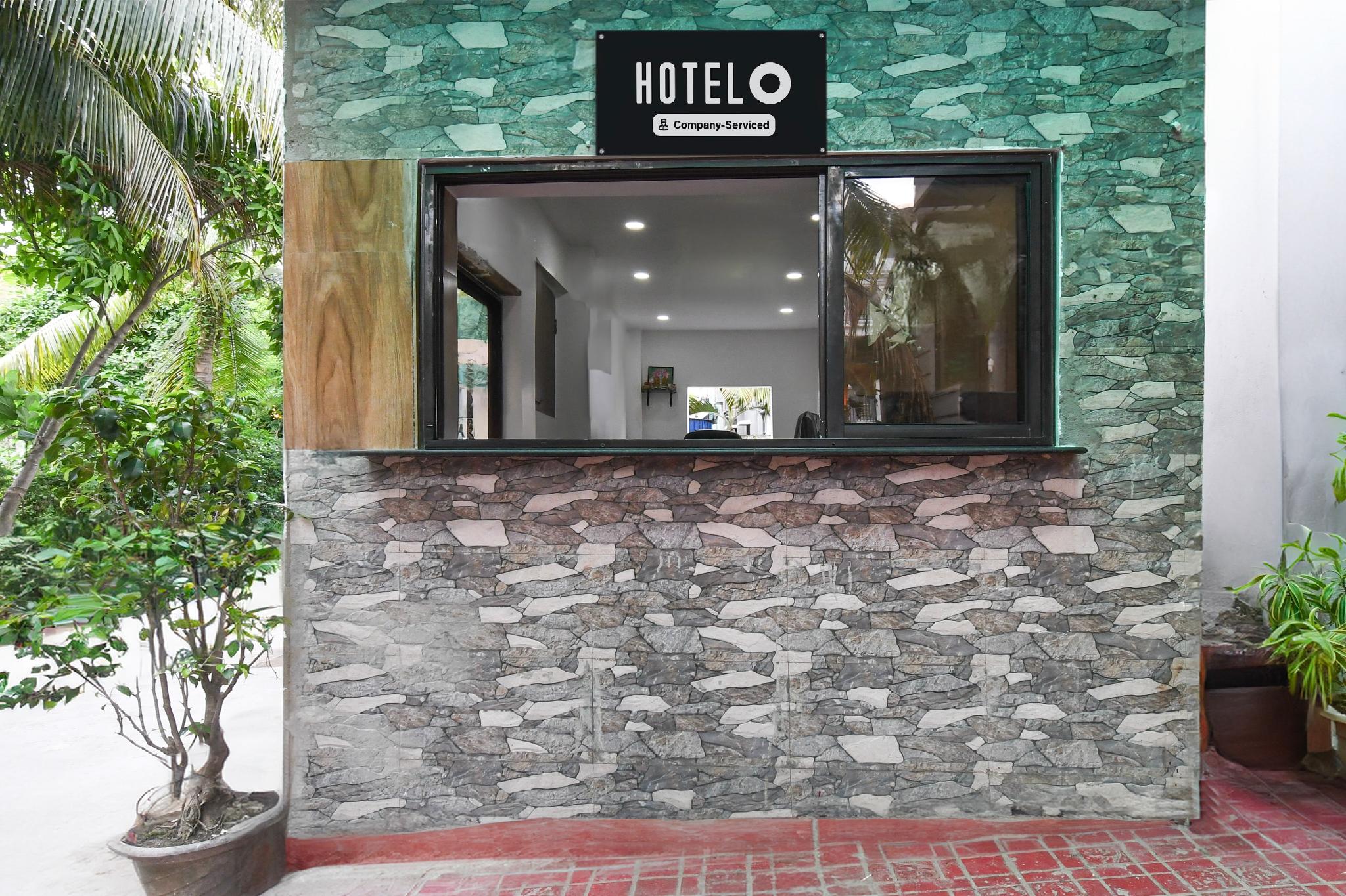 Oyo 8812 White Palace Hotel & Resort 11/56