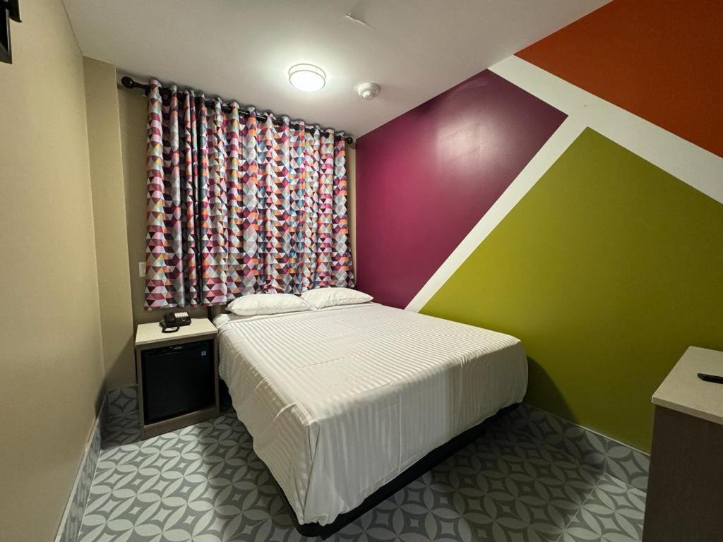 Moon Hotel Brooklyn 6/11