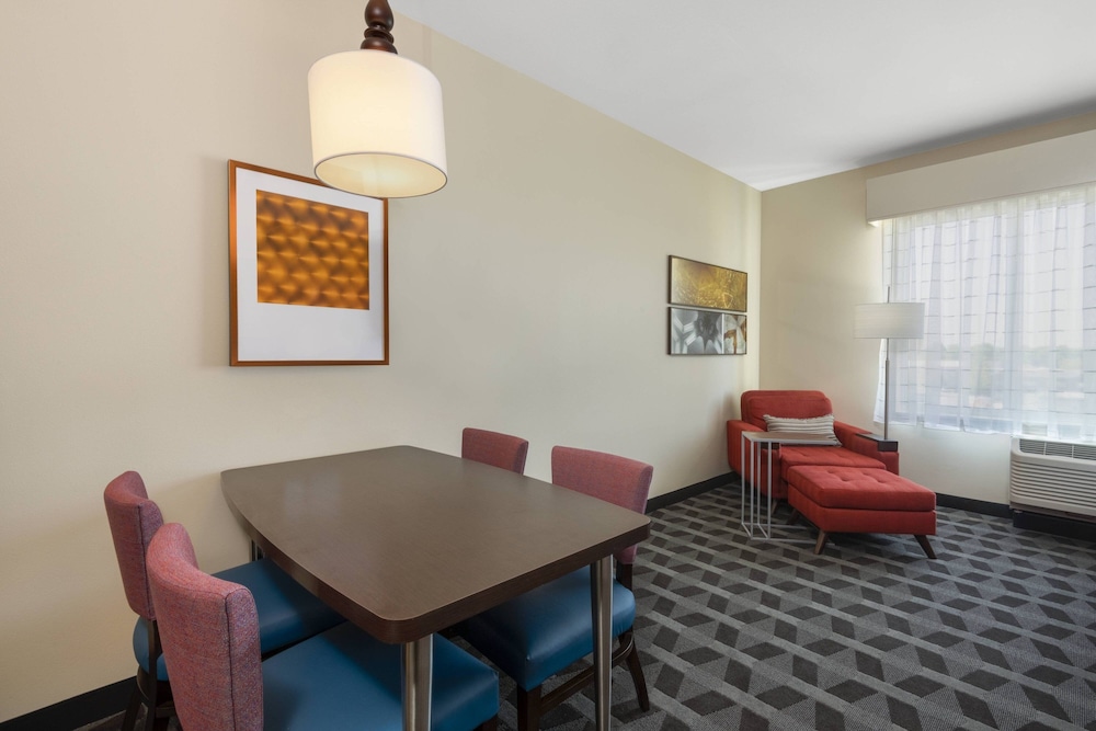 TownePlace Suites by Marriott St. Louis Edwardsville, IL 32/46