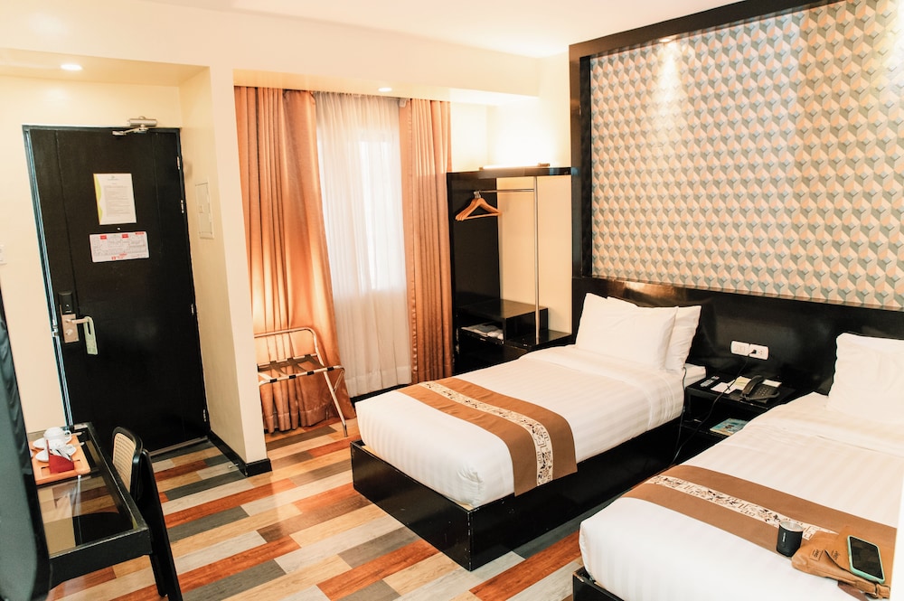Sun City Suites 21/58