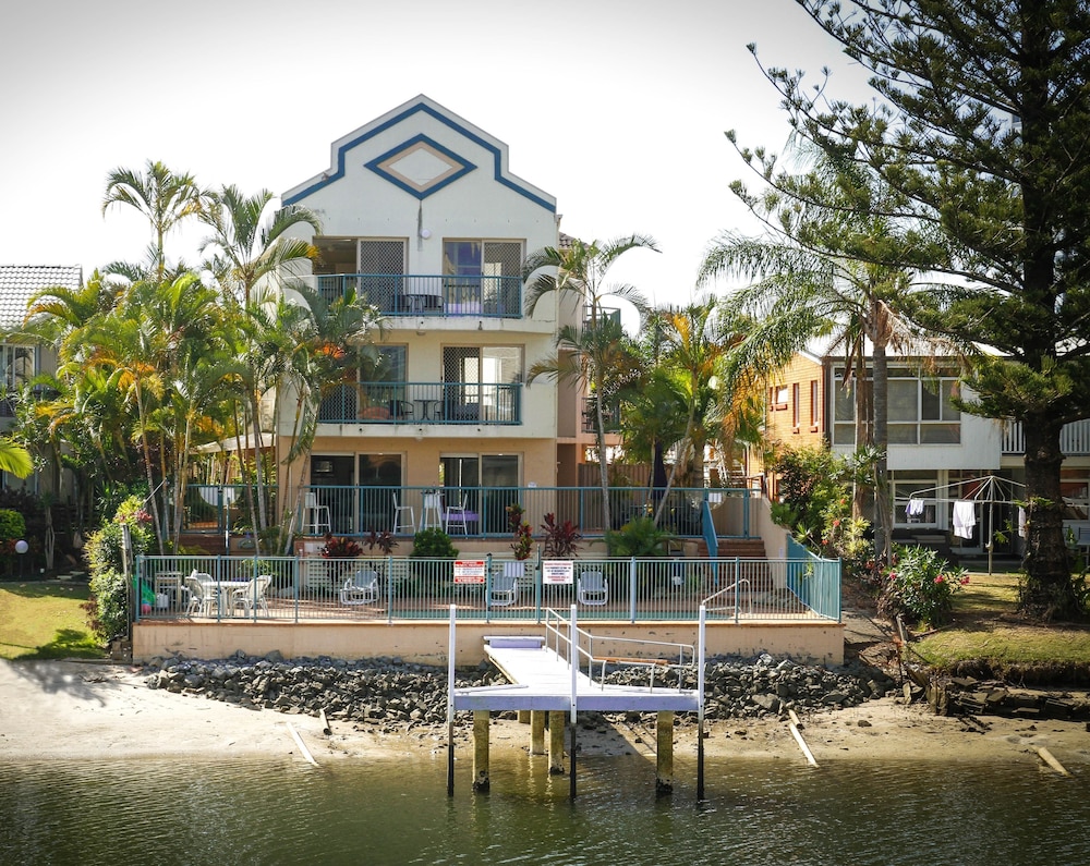 SURFERS RIVERSIDE APARTMENTS 33/43