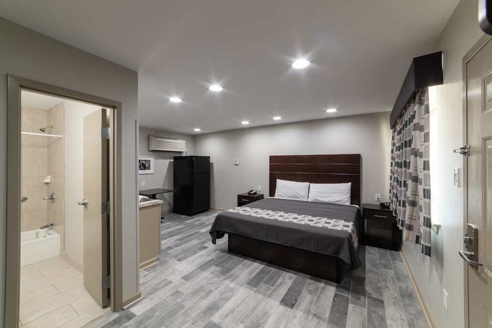 Budget Inn & Suites 11/56