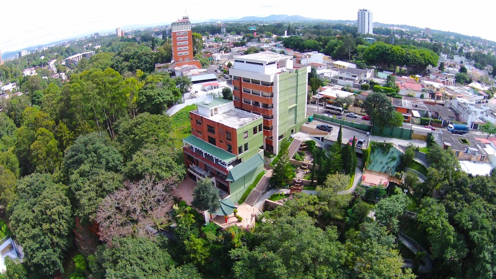 Suites Jardin Imperial 10/63