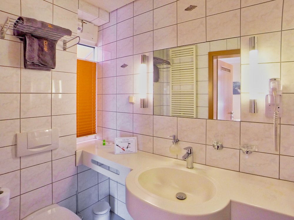 HOTEL MAURER 47/50