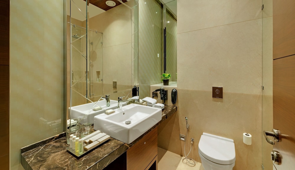 Niranta Airport Transit Hotel & Lounge Terminal 2 Arrivals 17/78