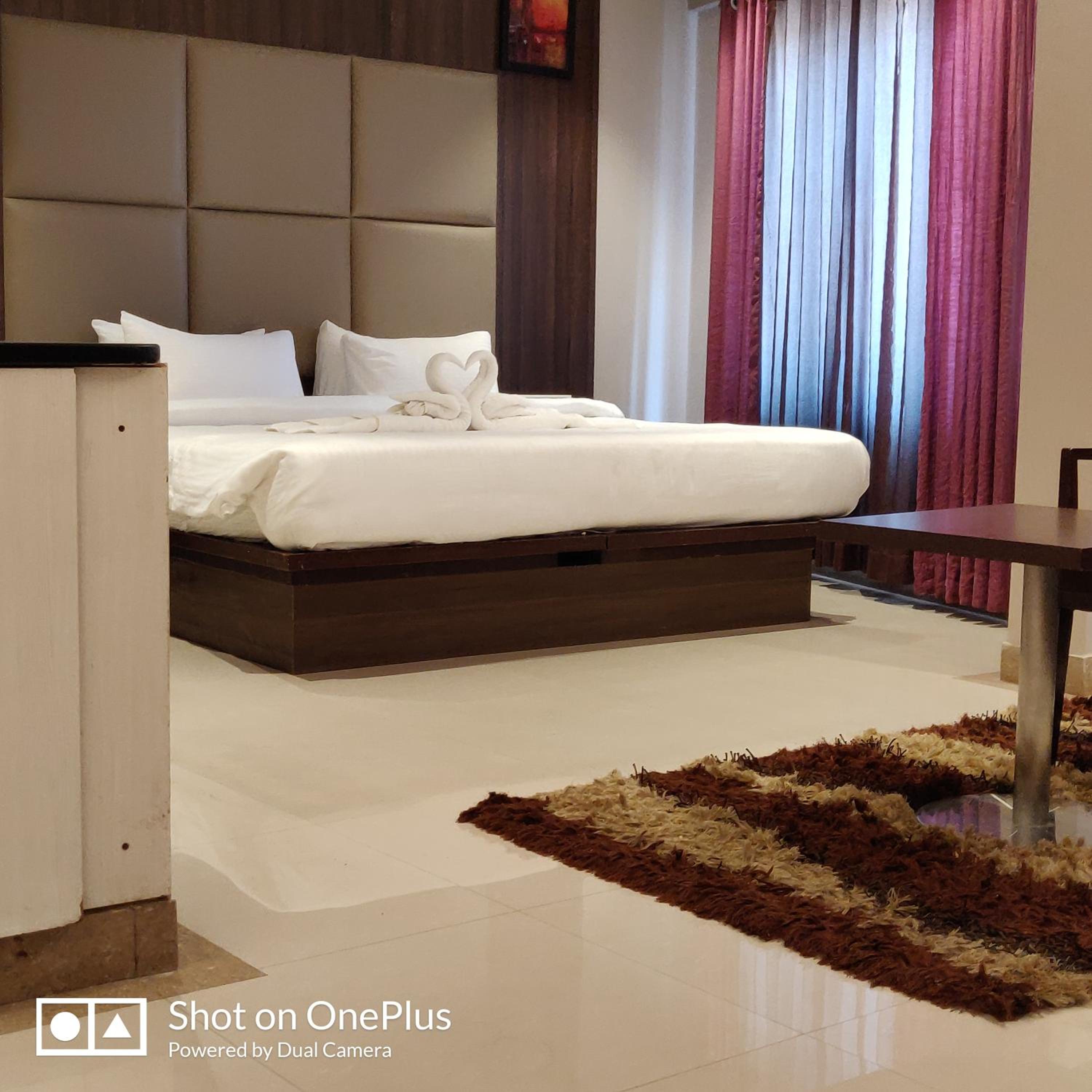 Super, Deluxe, Suite, King and Double Bed