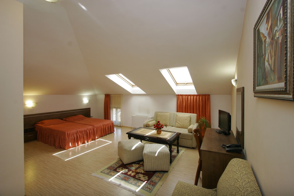 Alafrangite Hotel 24/33