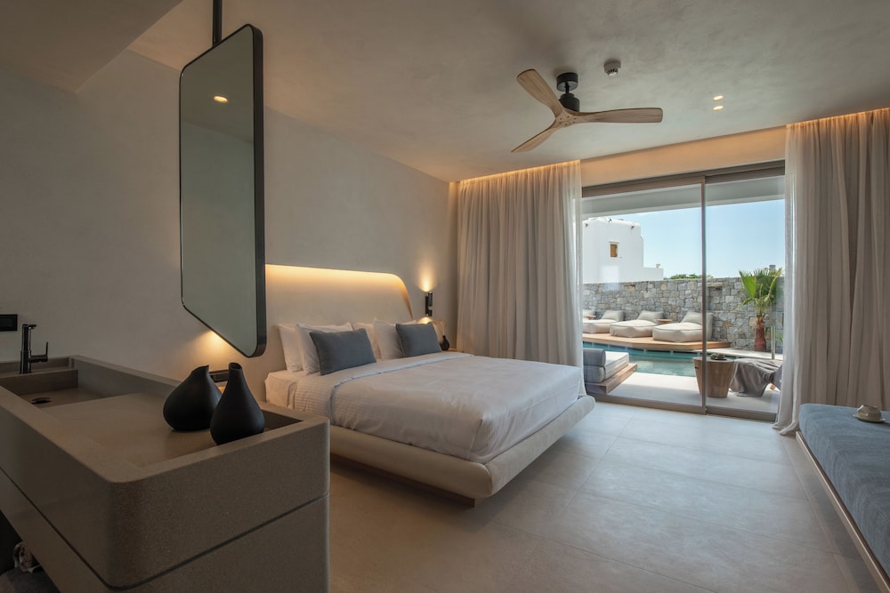 Nuca Mykonos 16/48