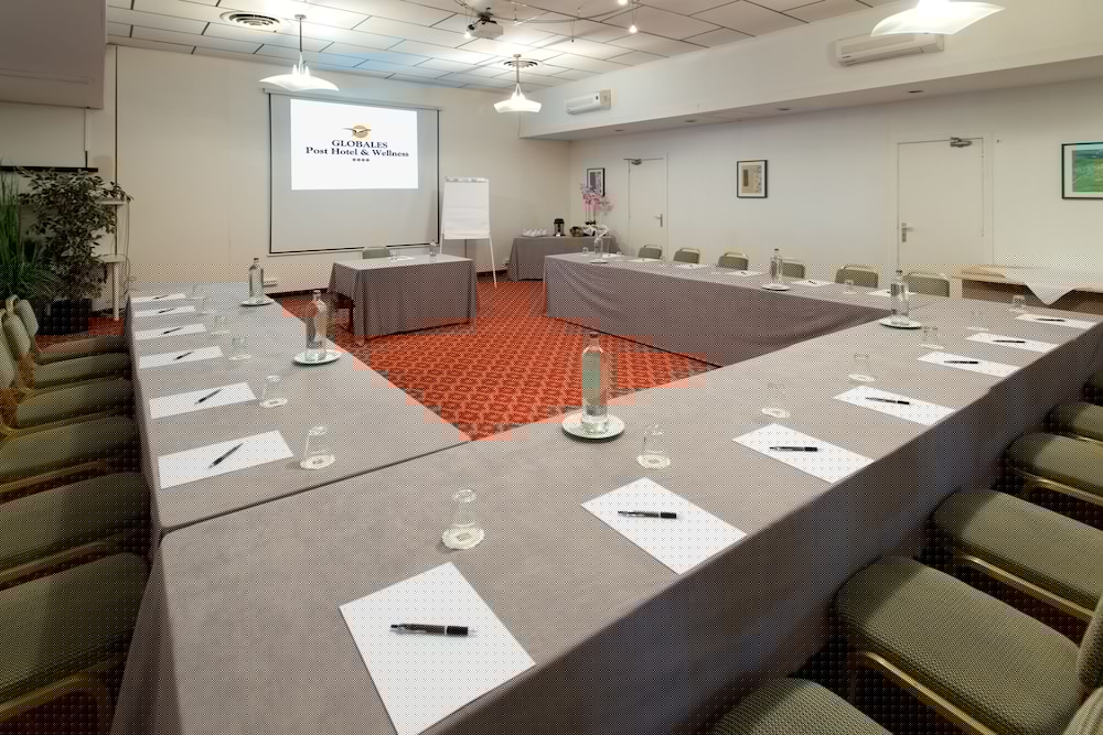 Globales Post Hotel Wellness 64/72