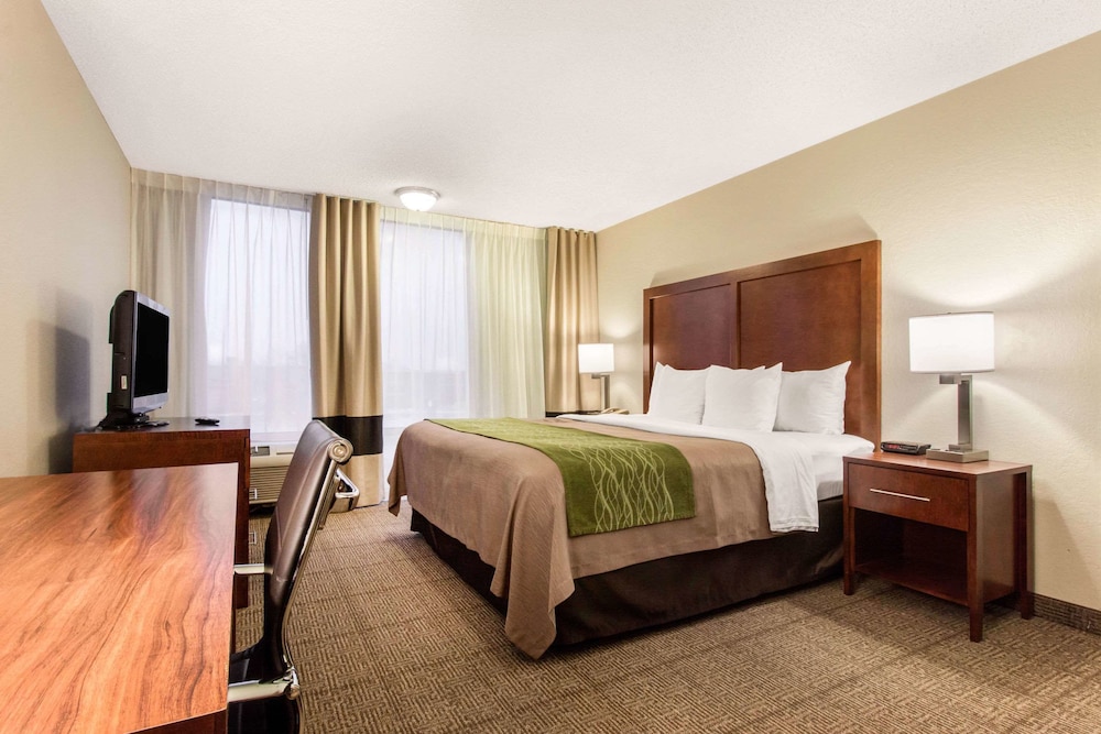 Comfort Inn and Suites Omaha Central 12/42