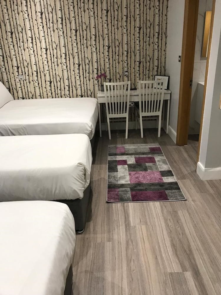 Msk Hotel 82 London 7/34