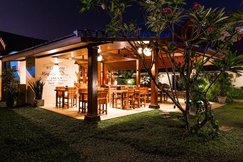 Phuket Airport Hotel 11/74