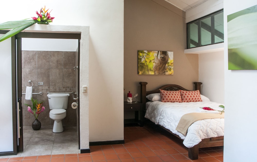 Tapirus Lodge 12/38