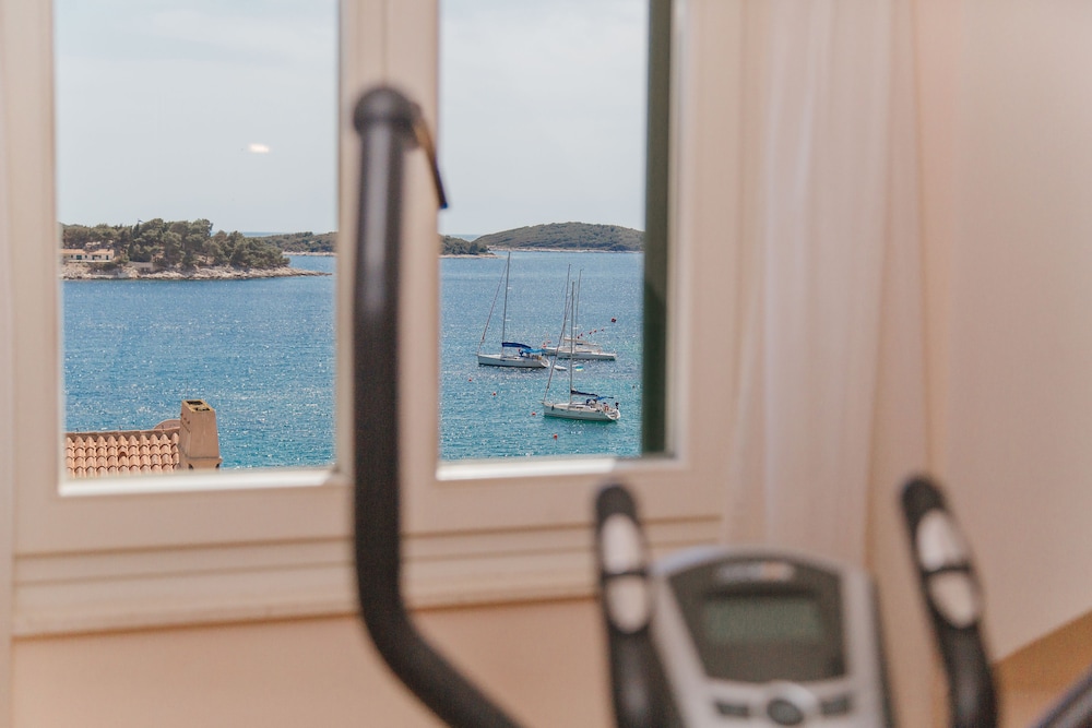 HOTEL PARK HVAR 46/76