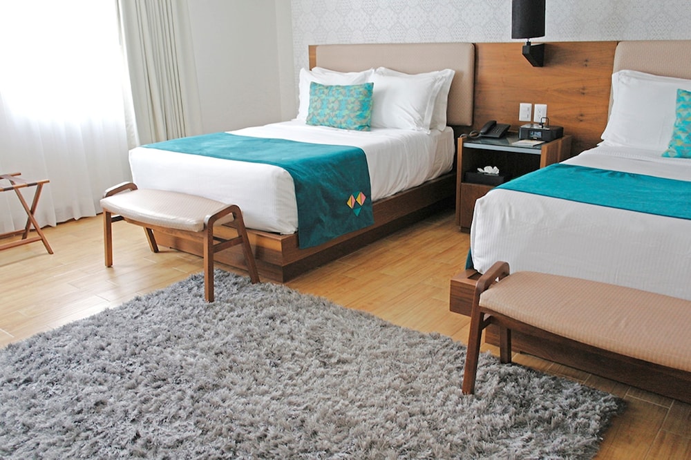 First Class Hotel 25/68