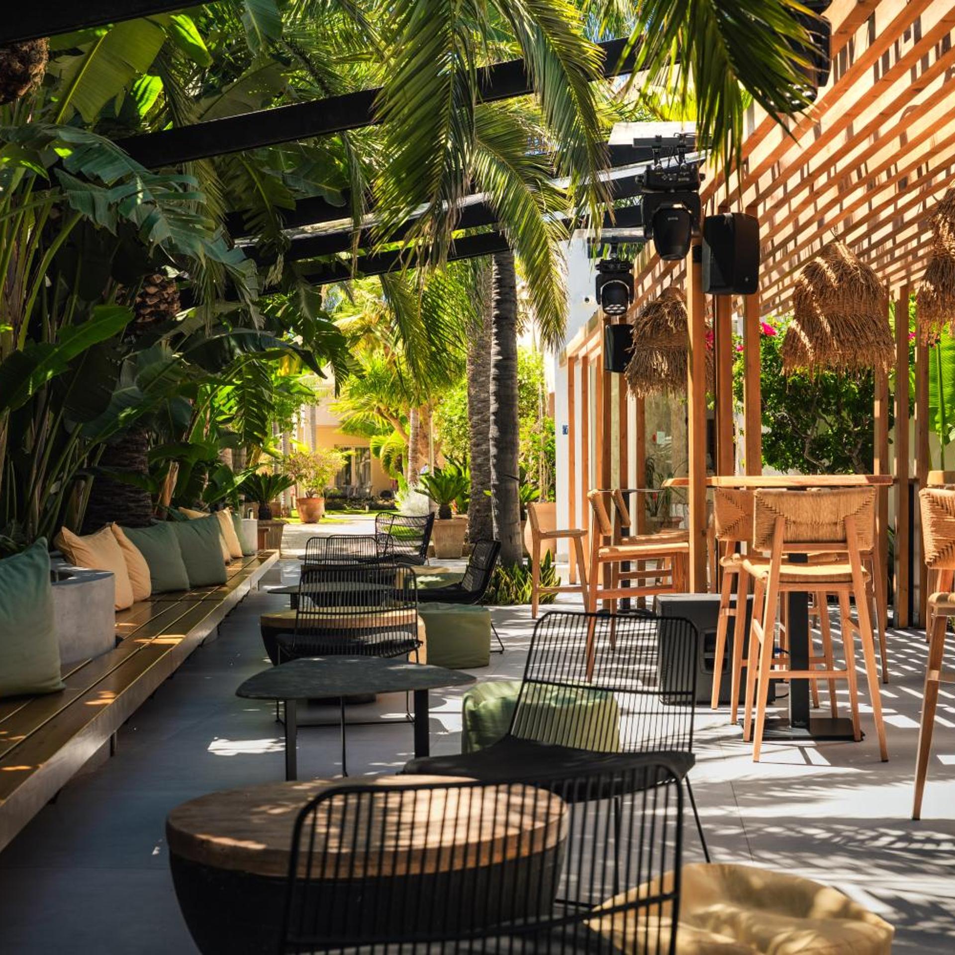 Danaides Hotel 35/47
