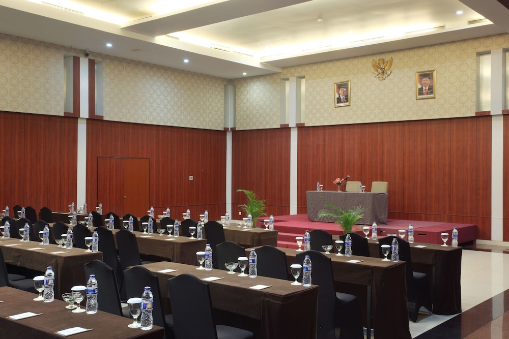 GRAND HATIKA HOTEL 54/59