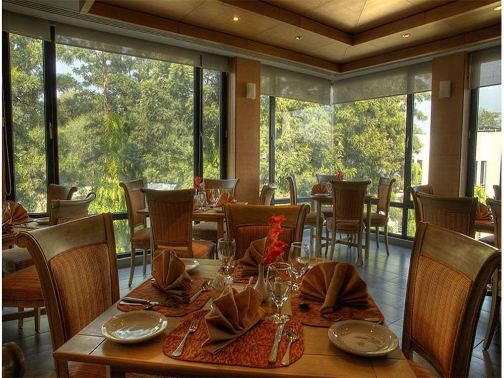 Hotel Margala Islamabad 40/50