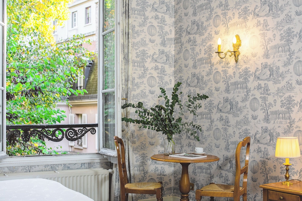 Hotel des Grandes Ecoles 7/49