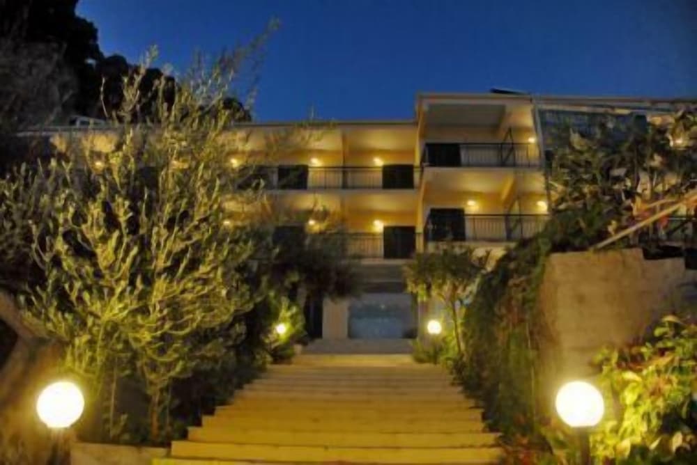 Glyfada Beach 5/50