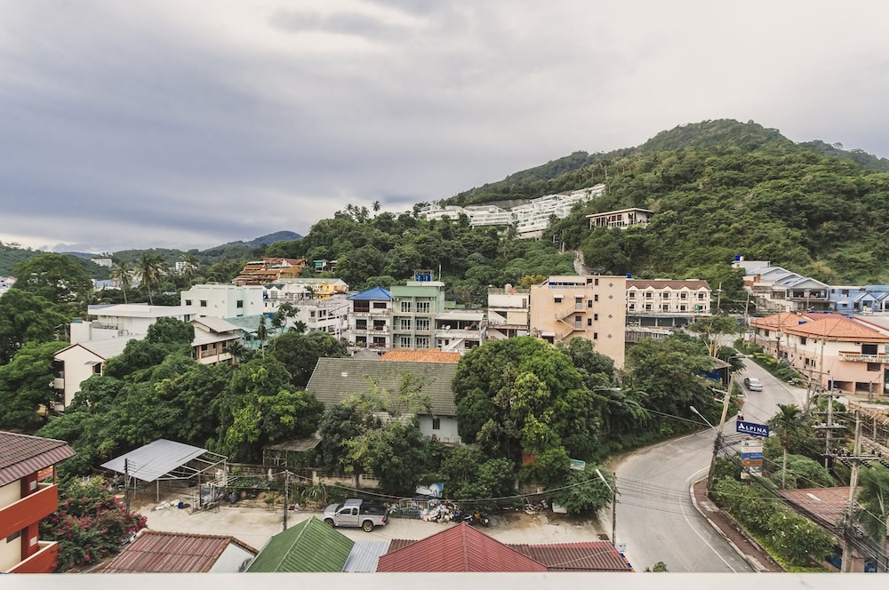 Condo in Kata in Ozone - Unit A708 18/23