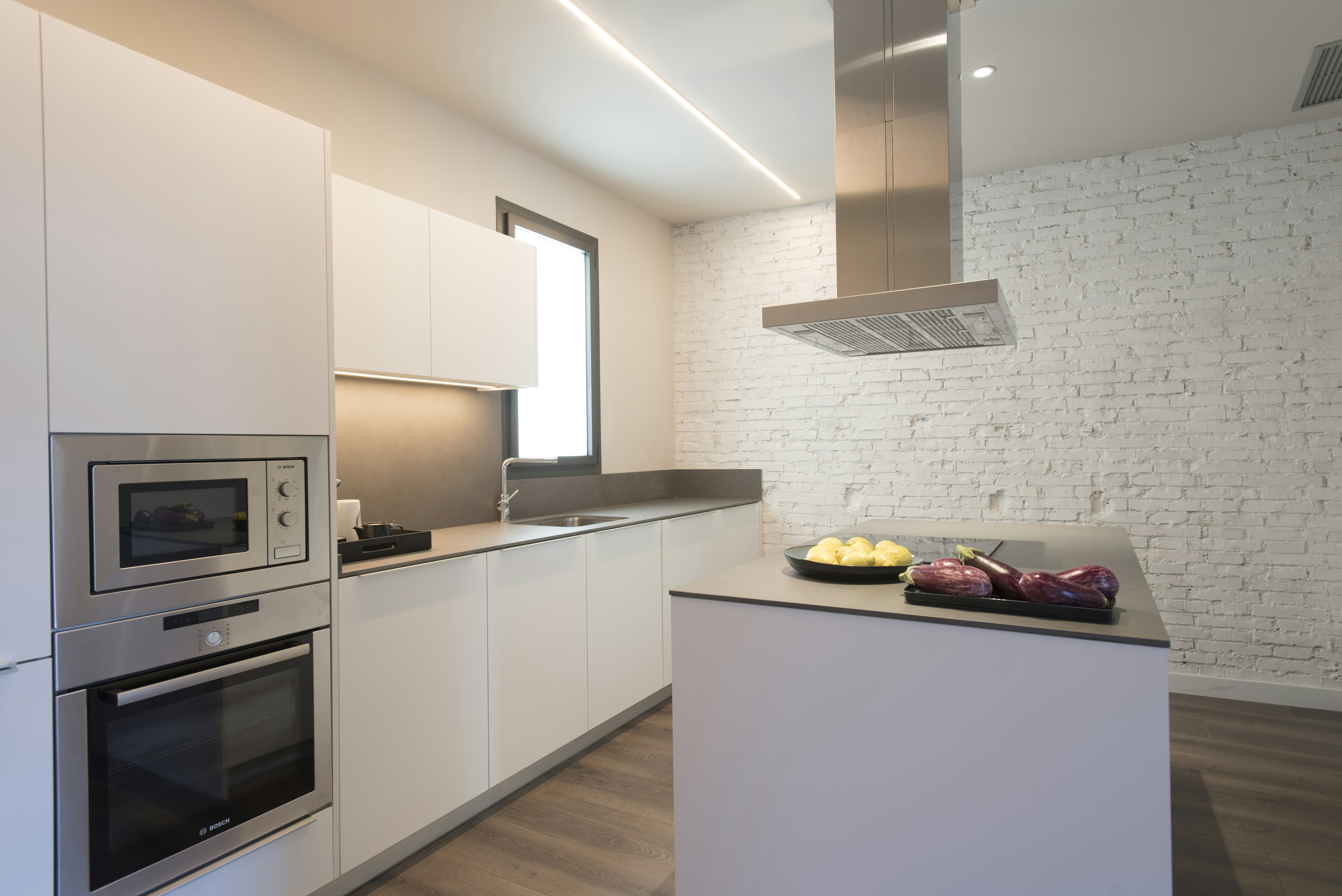 CASAGRAND LUXURY SUITES 8/76