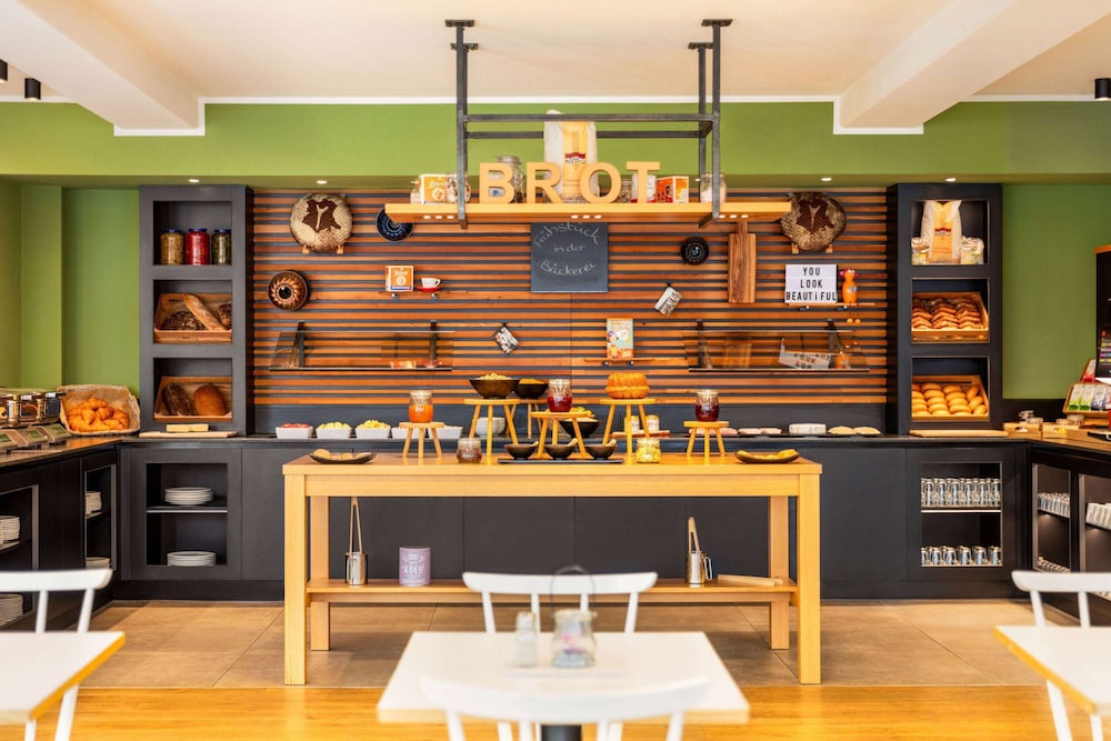 restaurant cafeteria