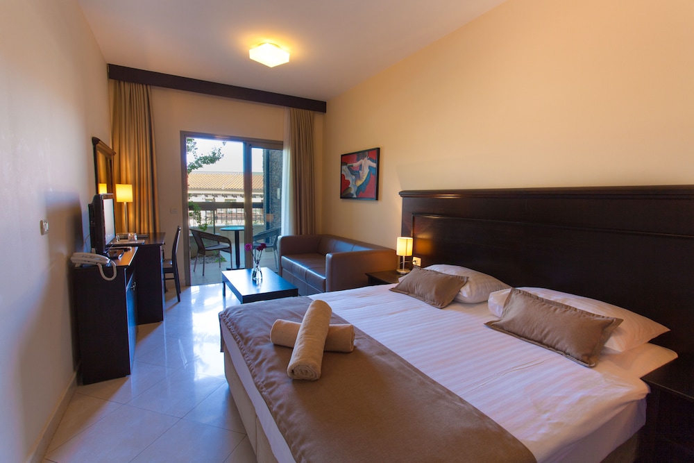 Blue Waves Resort 20/71