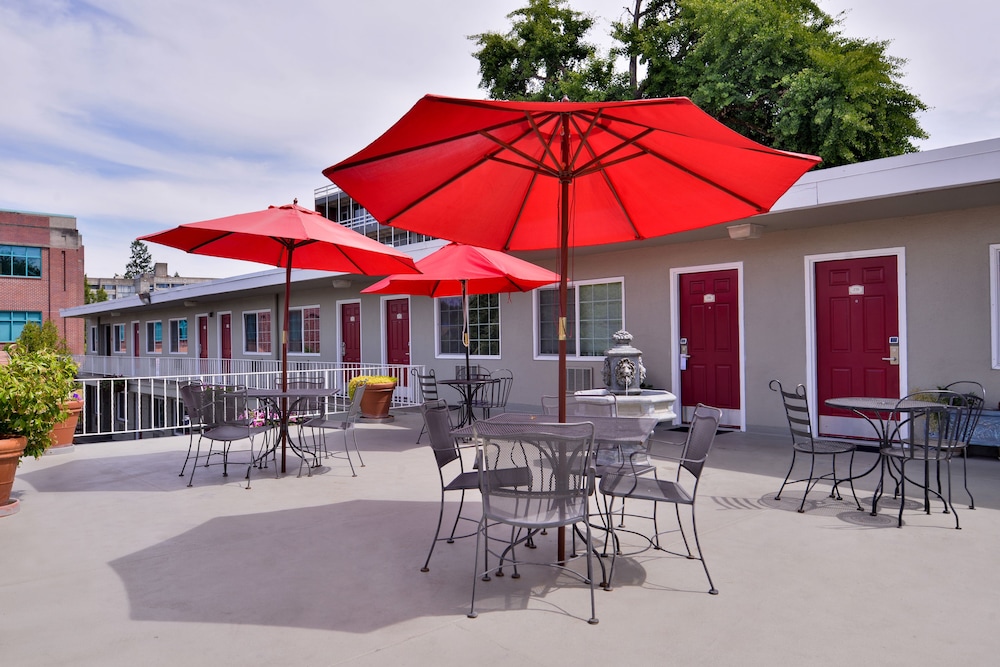 Campus Inn & Suites Eugene Downtown 45/57