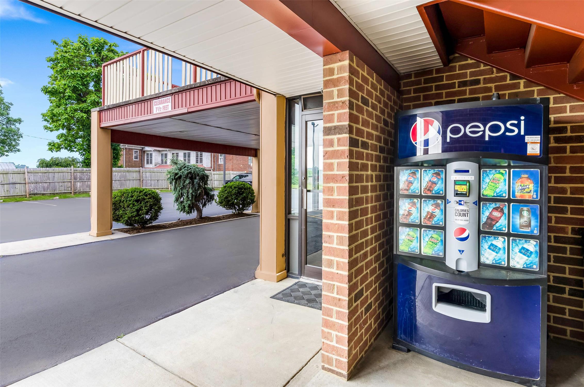 Econo Lodge Glade Spring 4/7