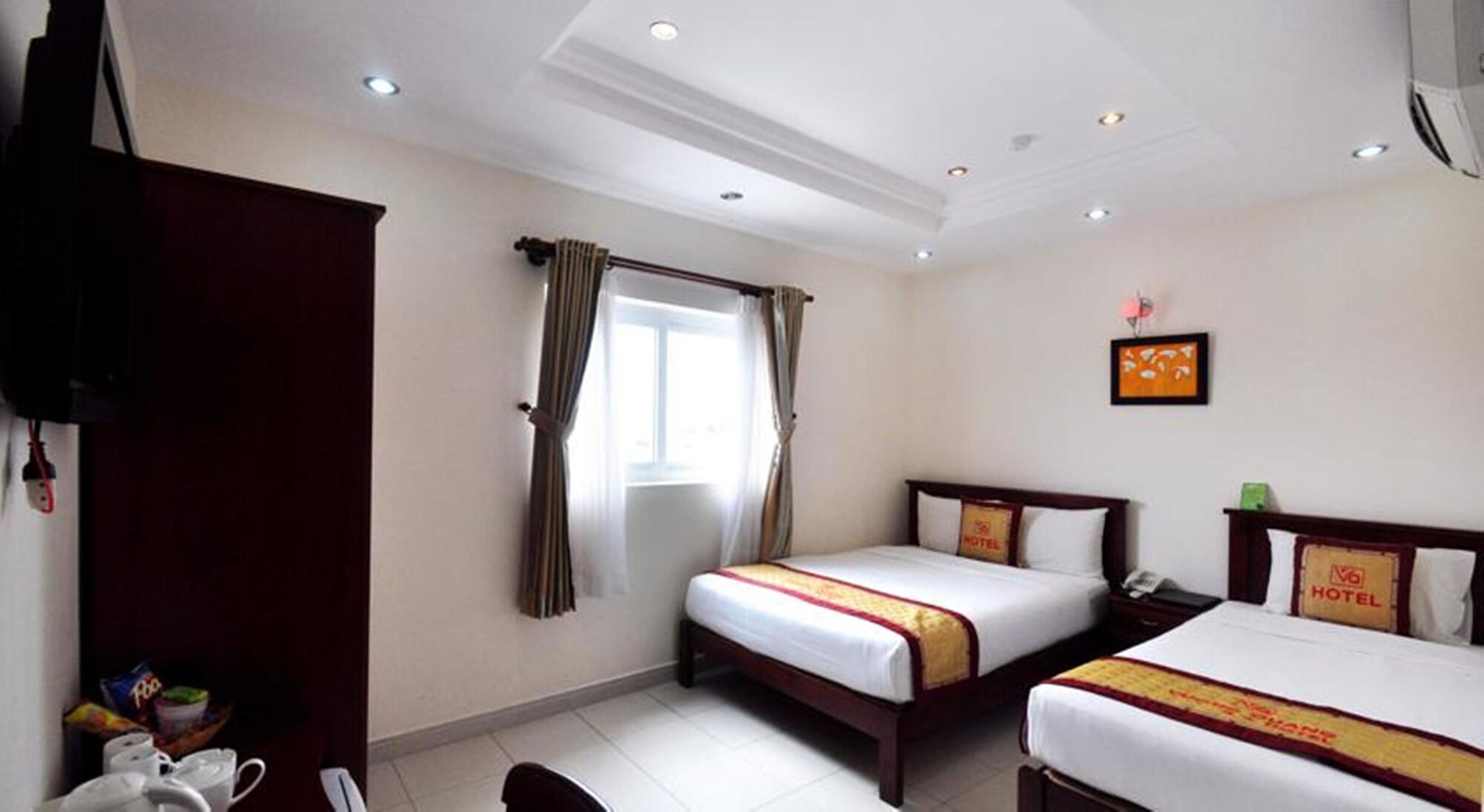 DELUXE, QUEEN BED, CITY VIEW, BALCONY