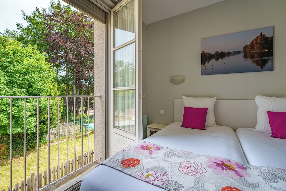 Hotel Val De Loire 26/41
